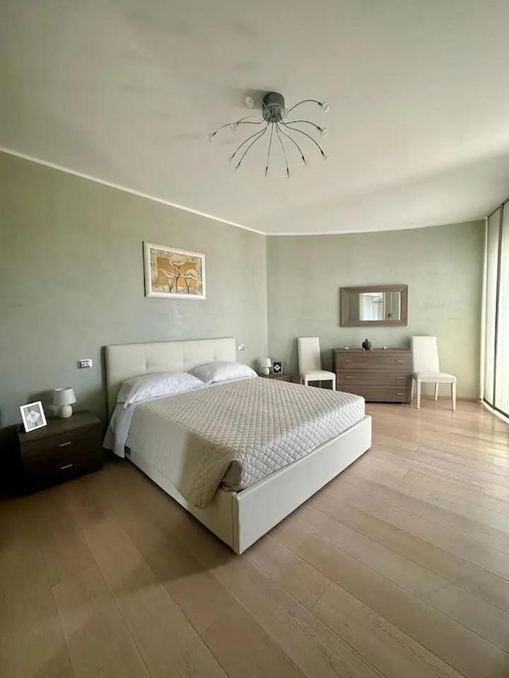 Sigis House - Independent Apartment Sea View Fiumicino Exterior photo